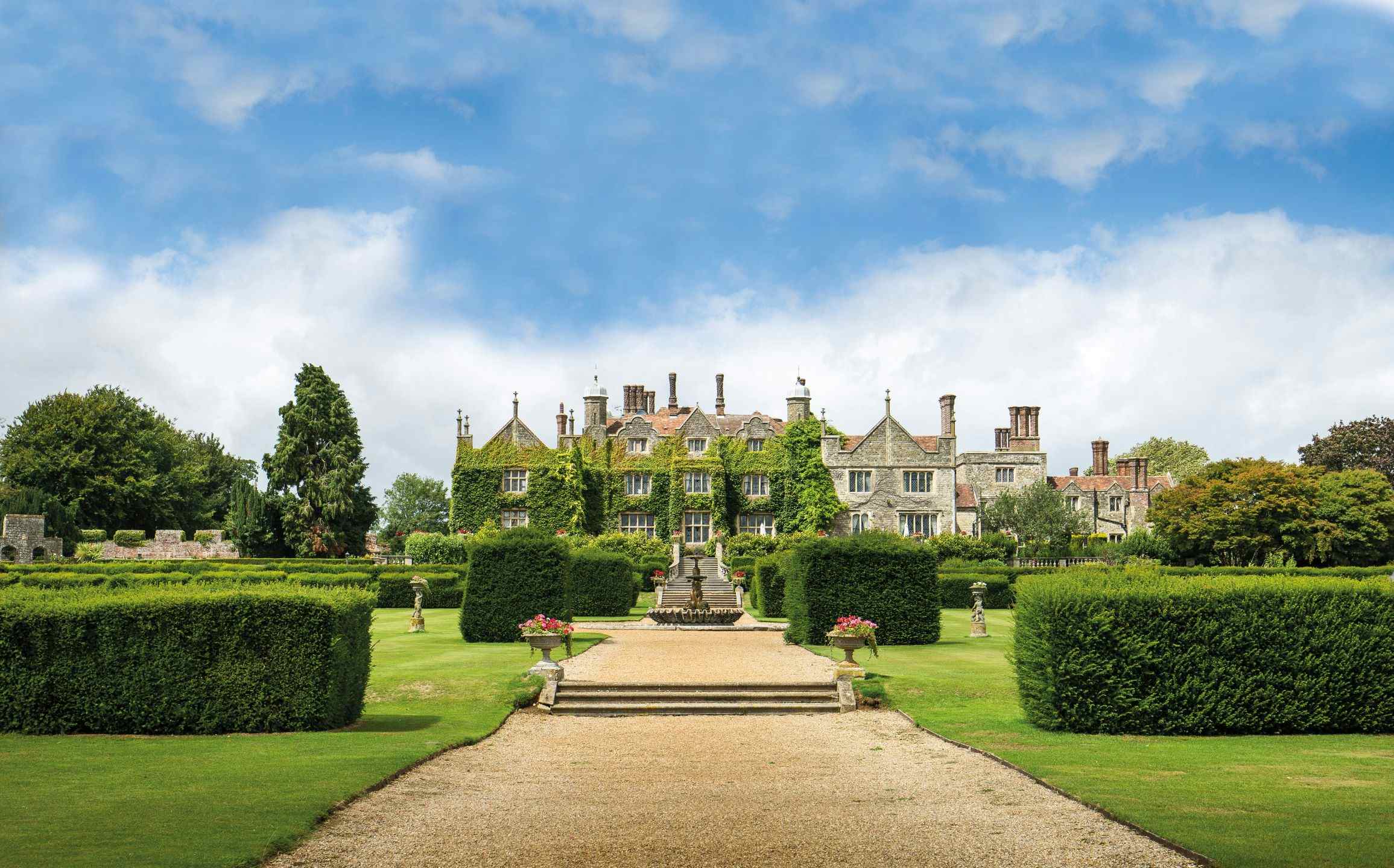 Hire Queen Marie, Champneys Health Spa, Eastwell Manor, Ashford • HeadBox